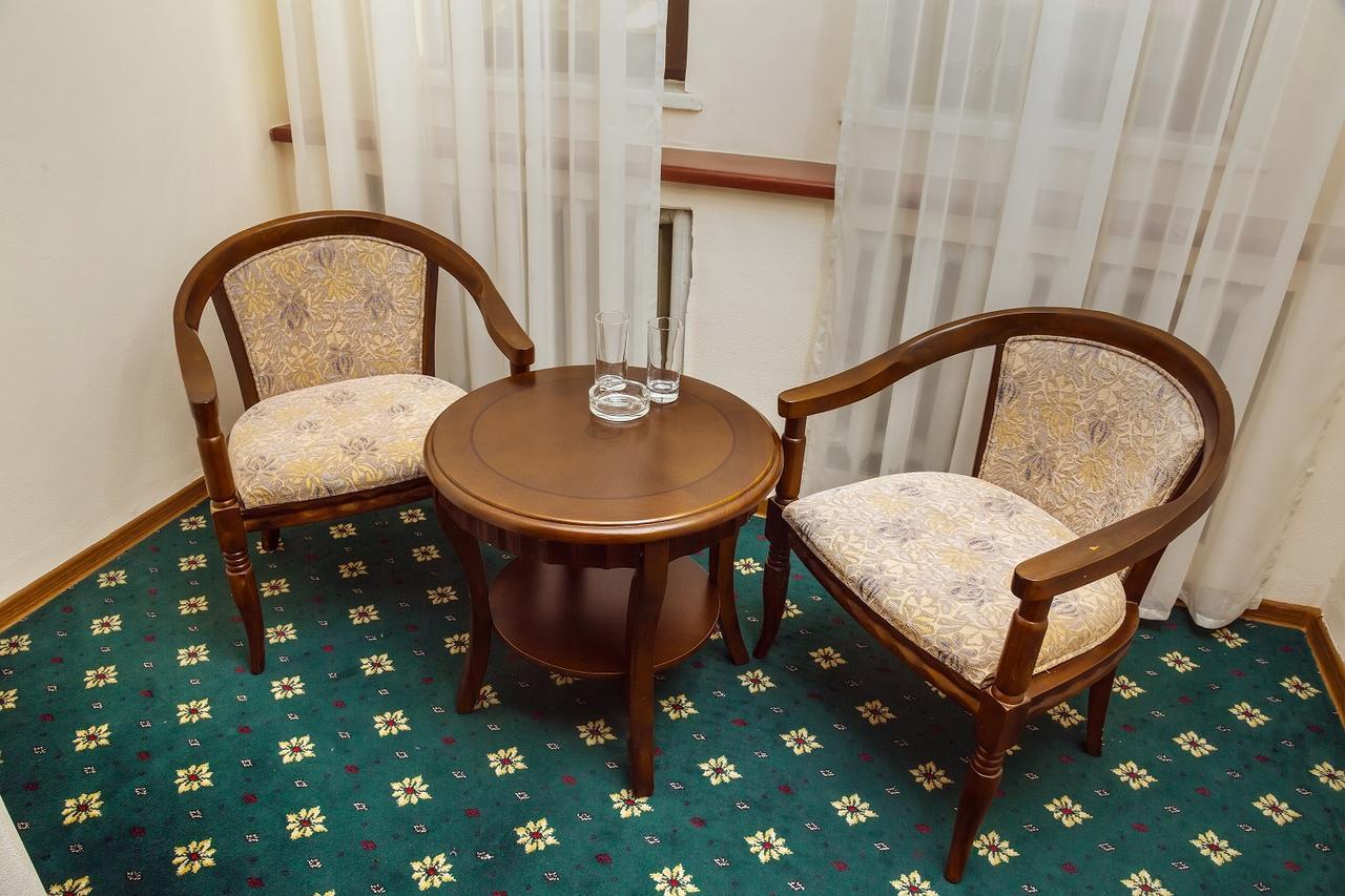 Stary Melnik Hotel Алма Ата Екстериор снимка