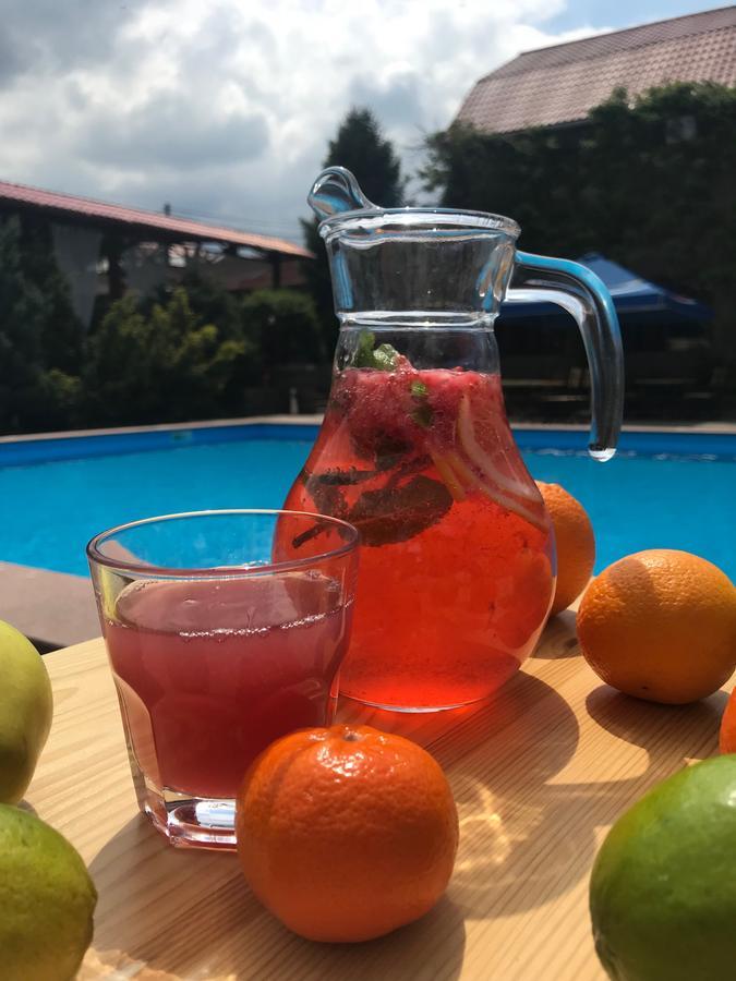 Stary Melnik Hotel Алма Ата Екстериор снимка