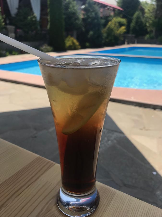 Stary Melnik Hotel Алма Ата Екстериор снимка